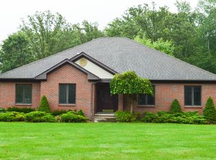 1894 Cochrane Rd, Berlin, MI 48002