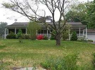 14 Greenview Rd, Danbury, CT 06811