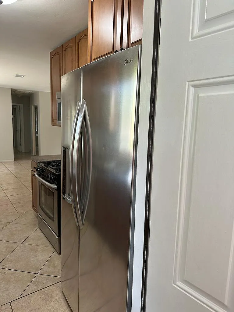 3 bed, 1260 sqft, $3,100 — Photo 1