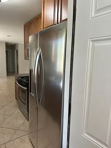 6128 16th Ln NE Photo 1