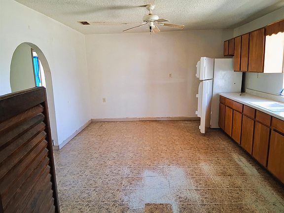 5th image of 211 Arteaga St