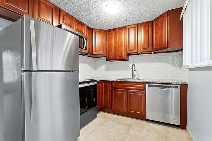 4807 SE Boardman Ave #2 — Photo 3