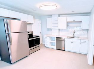 8 Mulberry St APT 3, Claremont, NH 03743