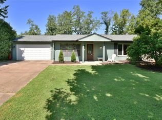 15 Country Squire Ct, Saint Louis, MO