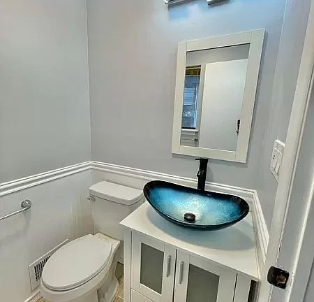 powder room