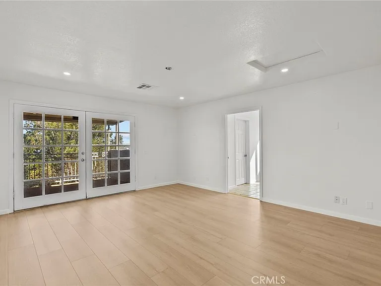 1138 Lakeview Dr — Photo 38