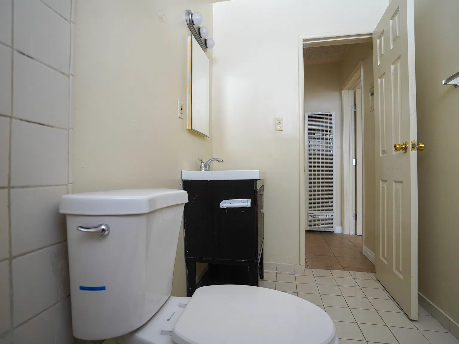 2 bed, 850 sqft, $2,400 — Photo 3