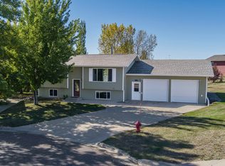 113 15th Circle Dr, Beulah, ND 58523