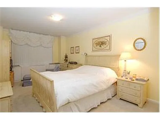 Rented by Douglas Elliman | media 15