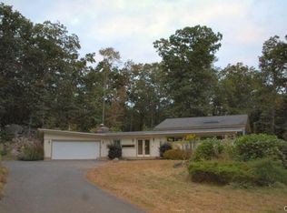 18 Pebble Rd, Newtown, CT 06470