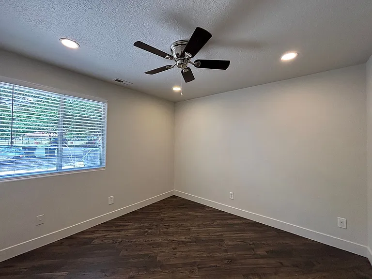 696 N 600 W #B — Photo 13