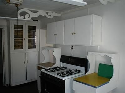 5th image of 405 S Washington St