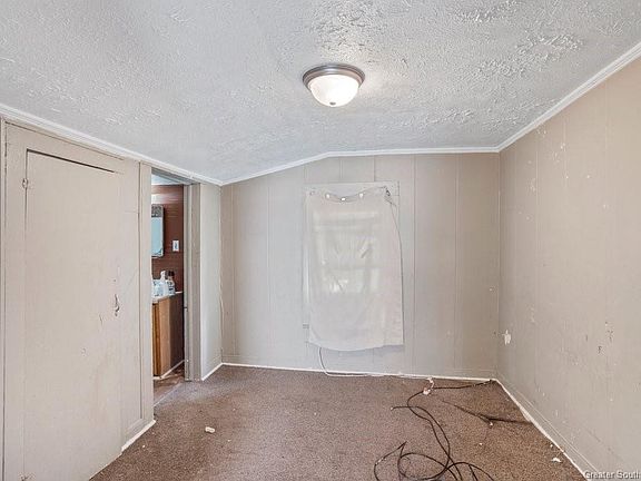 5th image of 1023 Alamo St