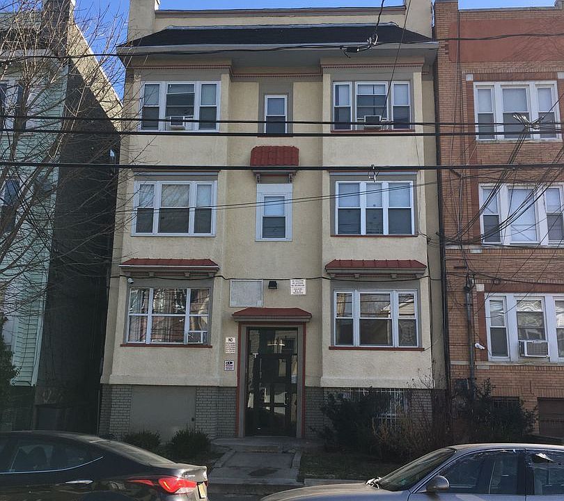1st image of 112 Arlington Ave APT 6