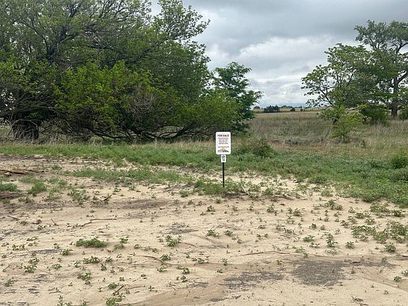 3rd image of 627 Denton Rd