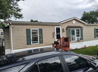 26025 2nd St, Taylor, MI 48180