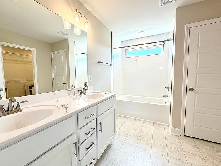 2662 Scott Dr — Photo 18