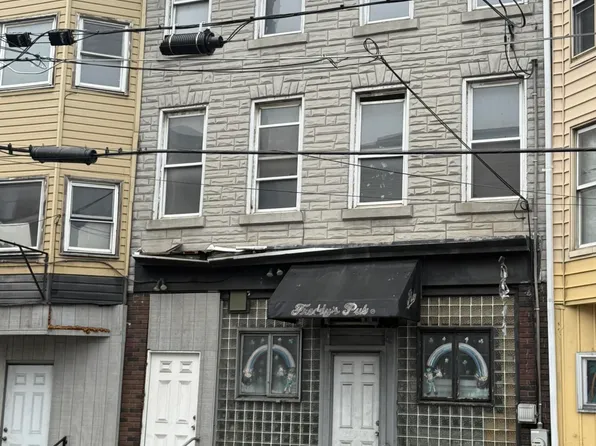 16 Mauch Chunk St, Tamaqua, PA 18252