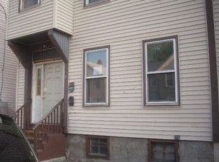 17 108th St, Troy, NY 12182
