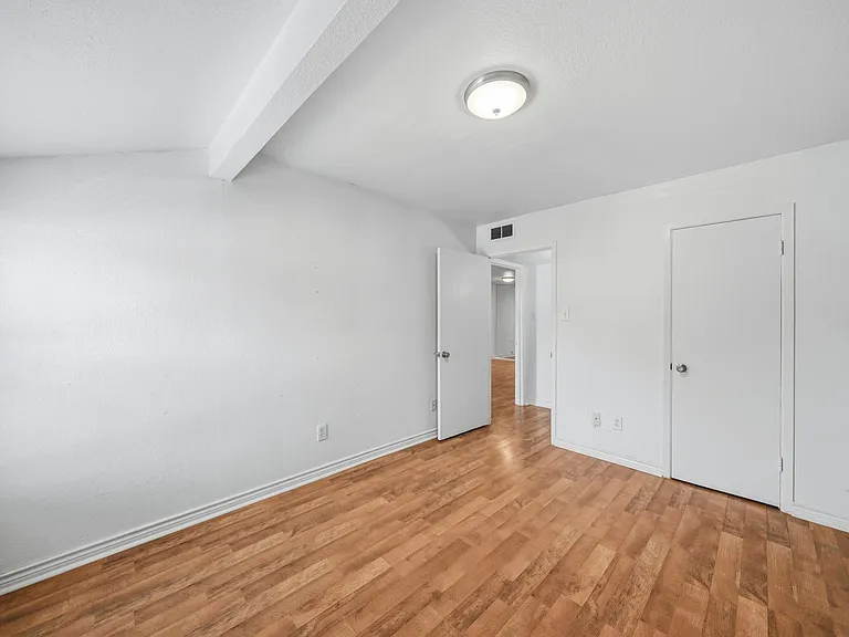 3131 Cummins St #80 — Photo 22