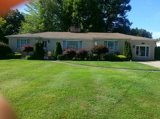 1725 Memorial Dr, Farrell, PA 16121