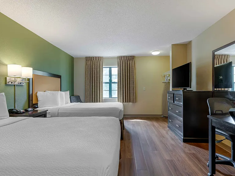 1 Bedroom Suite - 2 Full Beds