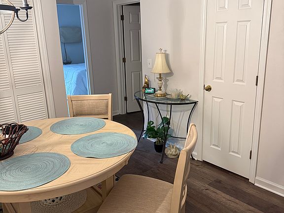 4th image of 35 Ruth St APT 19