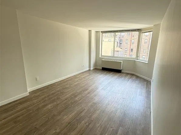 250 West 50th Street image 1 of 8