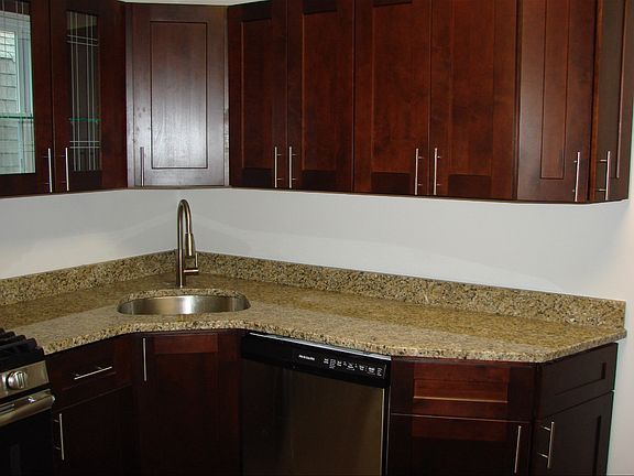 3rd image of 548 S 49th St #4