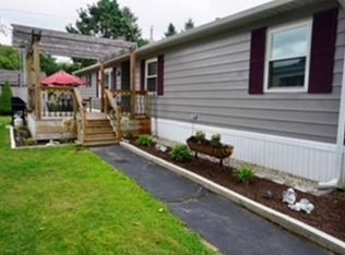 77 Acorn Dr, Taunton, MA 02780