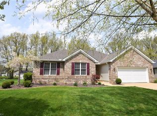 1037 Glendalough Ave, Grafton, OH 44044