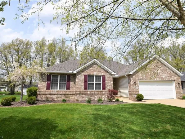 1037 Glendalough Ave, Grafton, OH 44044