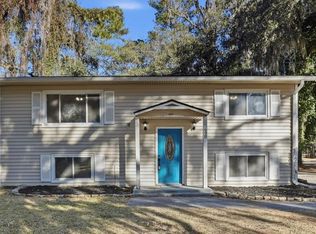 690 Lake Dr, Midway, GA 31320