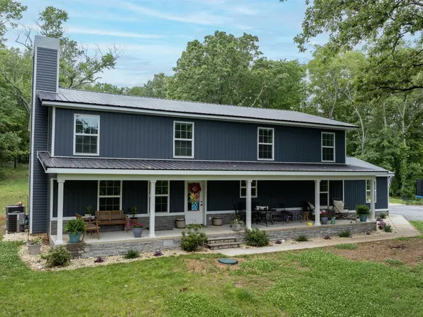 856 Yarborough Dr, Murray, KY 42071