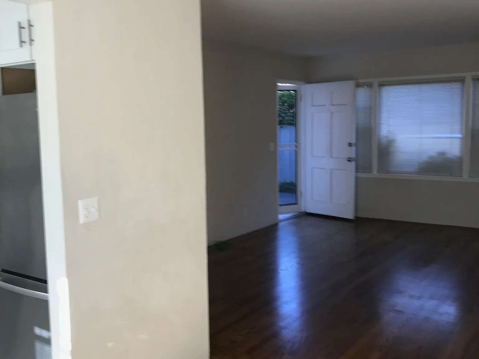 2 bed, 870 sqft, $3,400 — Photo 1