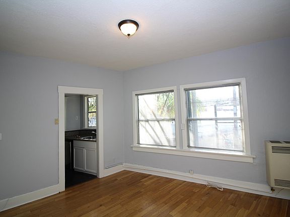 3rd image of 117 N Toluca St APT 4