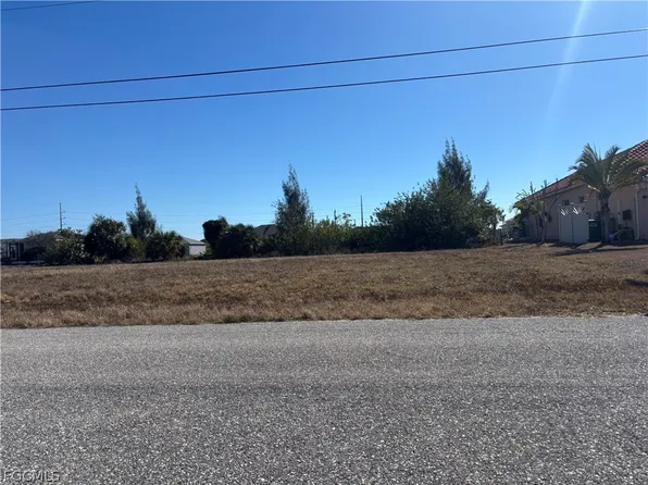 416 NW 9th St, Cape Coral, FL 33993