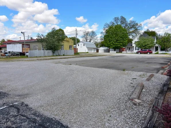 E Haub St, Haubstadt, IN 47639
