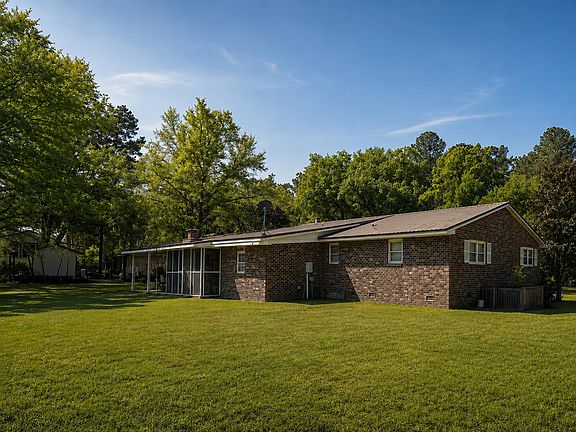 5th image of 1398 Chicken Creek Rd
