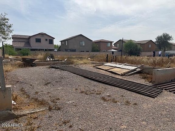 5th image of 502 E Roeser Road