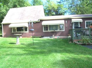 410 Mineral Springs Dr, McHenry, IL 60051