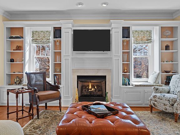 5th image of 57 Grandwood Cir