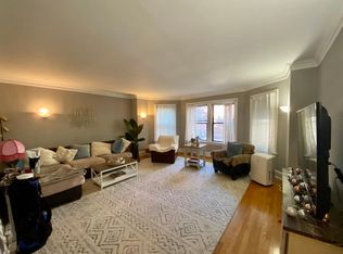 623 W Surf St APT 1W, Chicago, IL 60657