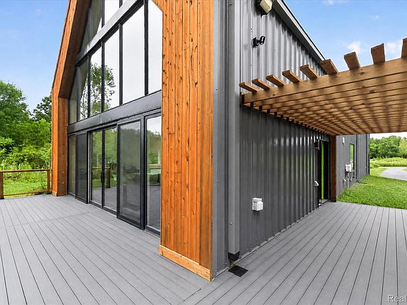 4th image of 44336 Robson Rd