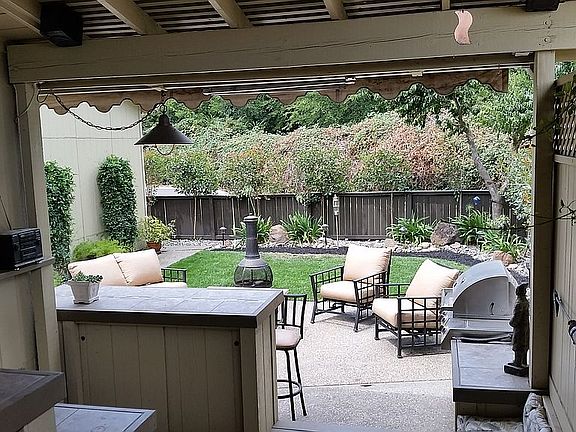 4th image of 23 Wild Rose Ct
