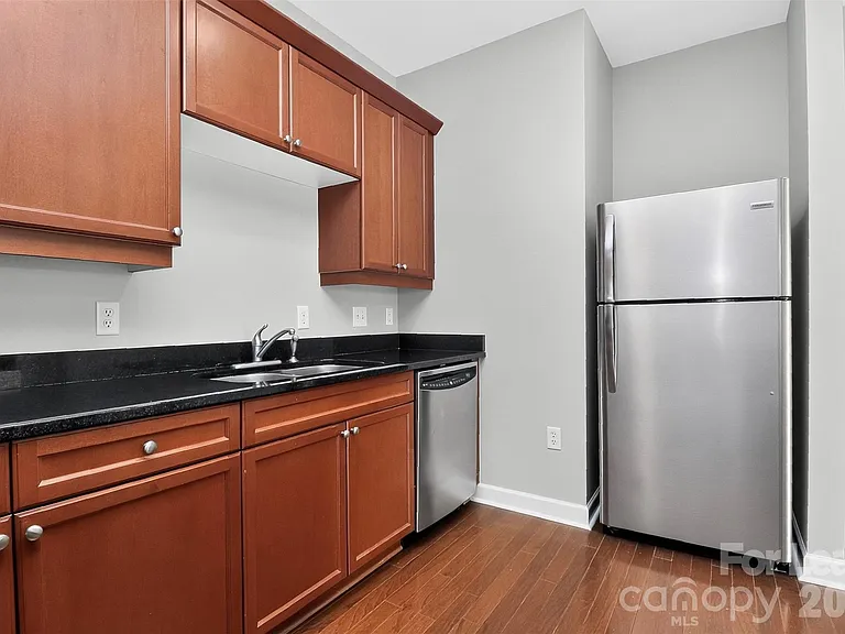 1829 Kenilworth Ave — Photo 11