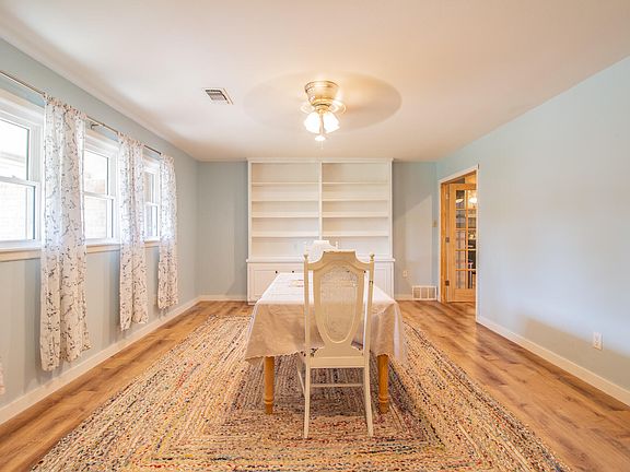 5th image of 3022 56th St