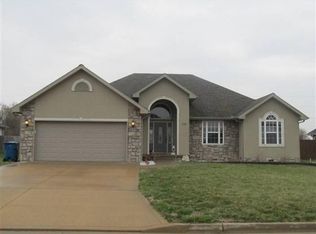 1135 S Rosedale Sq, Webb City, MO 64870