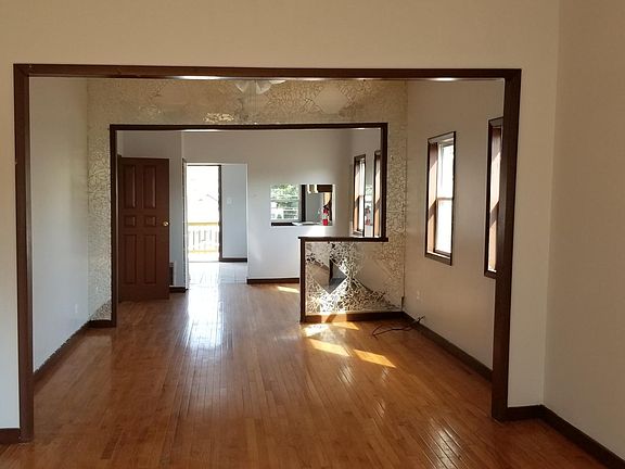 4th image of 4409 S Emerald Ave #2