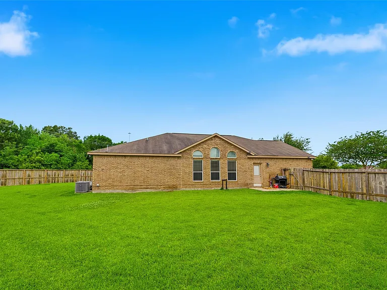 8234 Hall View Dr — Photo 26